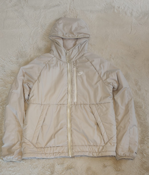 Nike Vintage Windbreaker Jacke Beige – Y2K Retro Style